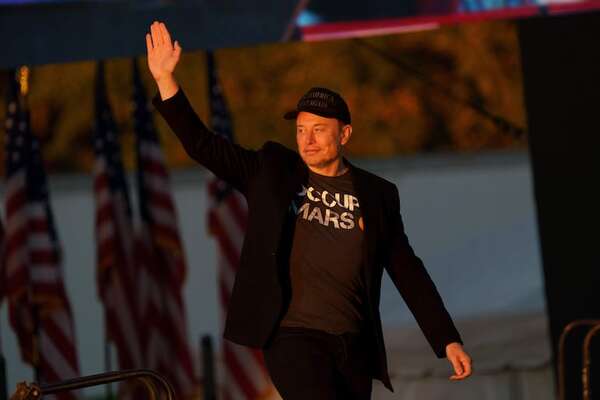 Elon Musk asegura que Tesla empezará a producir el taxi autónomo Cybercab en 2026 - Tecnología - ABC Color