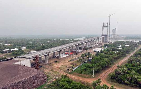 Construcción del Puente de la Bioceánica que financia Itaipú se aproxima al 60% de avance | DIARIO PRIMERA PLANA