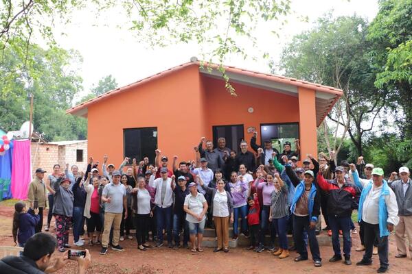 Con entrega a realizarse en Ypané, se concretarán 2.107 viviendas propias para ciudadanos - ADN Digital
