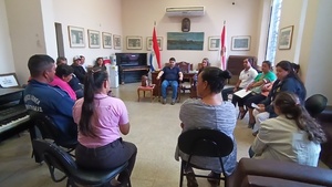 Vecinos de Chaco’i se reúnen con el intendente para discutir uso de la playa