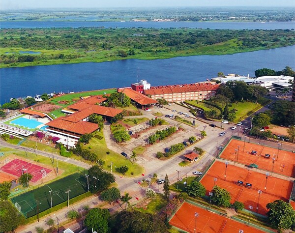 Resort Yacht y Golf Club Paraguayo: La combinación perfecta de lujo, calidad y naturaleza
