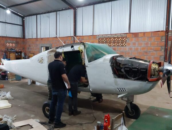 Taller clandestino de aeronaves en Luque: posible vínculo con narcotráfico · Radio Monumental 1080 AM