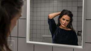 “La Sustancia”: el nuevo filme de Coralie Fargeat es espantosamente fabuloso - Reseñas - ABC Color