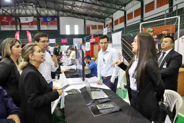 Expo Empleo en Alto Paraná: más de 1.400 vacancias disponibles hasta las 13:00 horas - ADN Digital