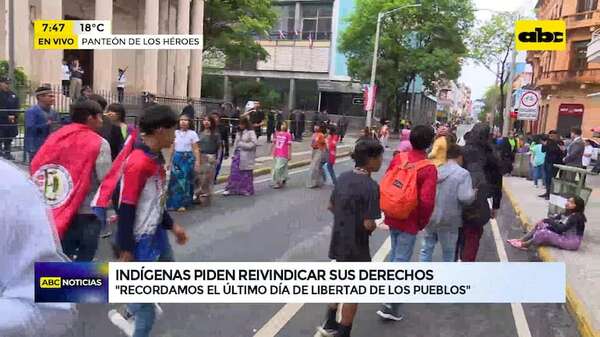 Día de la Raza: indígenas se movilizan en el microcentro - ABC Noticias - ABC Color
