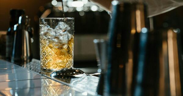 Brindis en el Museo del Whisky