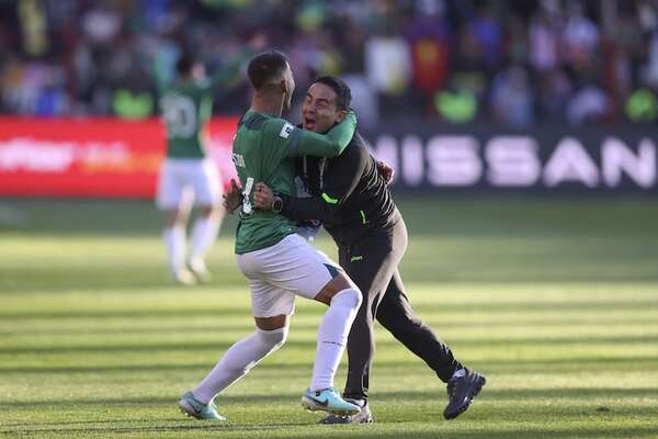 Bolivia recupera la fe en su selección, metida ahora en zona de clasificación mundialista - Fútbol - ABC Color