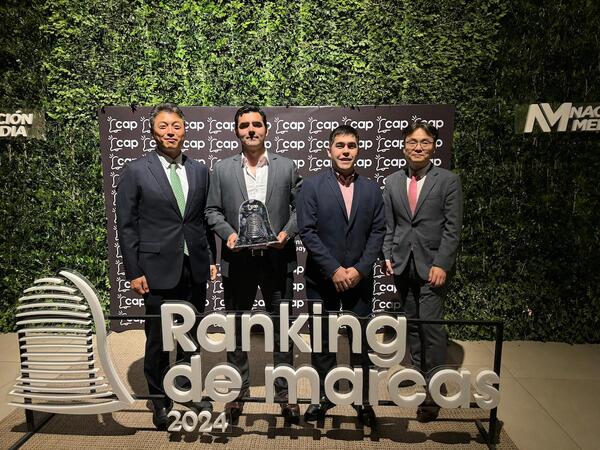 Hyundai Camiones & Buses recibió el premio “Marca del Año 2024” en la categoría Camiones Utilitarios - Amigo Camionero