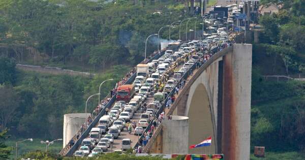 Diario HOY | Puertos privados limitan camiones para aliviar caos vehicular en Puente de la Amistad