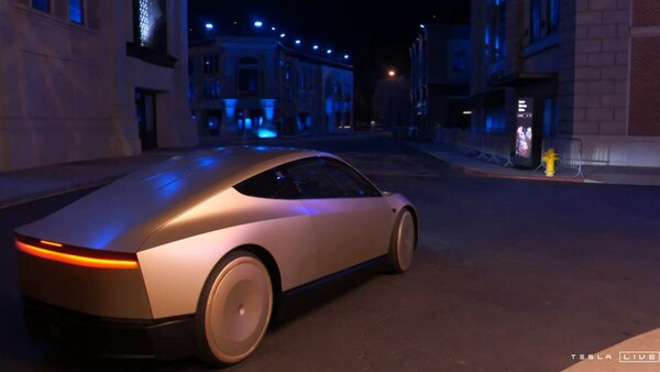 Elon Musk asegura que Tesla empezará a producir el taxi autónomo Cybercab en 2026