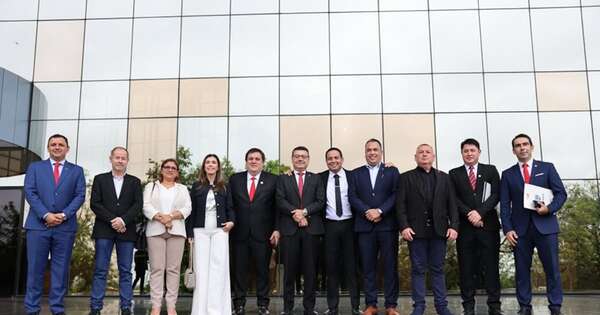 La Nación / Gobernadores expusieron y defendieron su presupuesto ante la Bicameral