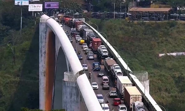 Limitan liberación de camiones a 50 por hora para reducir congestión vehicular en el Este - ADN Digital
