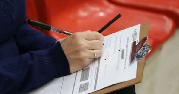 La Nación / Más de 5.500 docentes aprobaron exámenes de los 15.000 que se presentaron en concurso