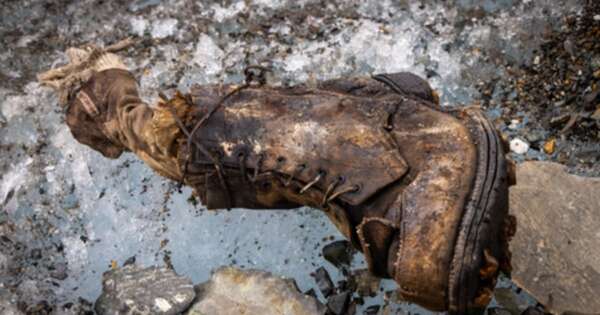La Nación / Histórico: creen que restos encontrados en el Everest tienen 100 años y son de un británico