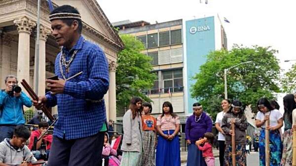 Indígenas marchan exigiendo seguridad de la tierra y agua