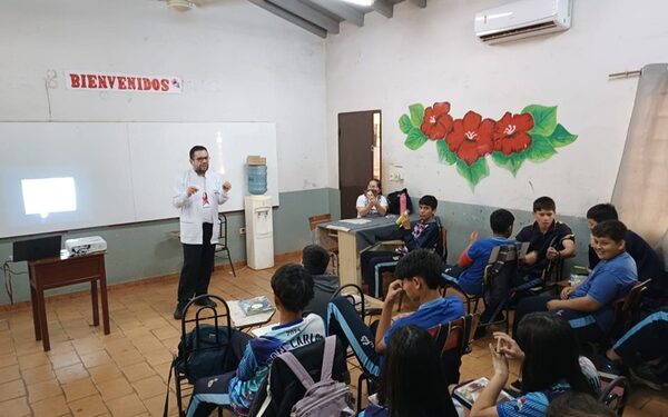 Orientan a estudiantes en talleres sobre cambios físicos, prevención de embarazos y suicidio – Diario TNPRESS