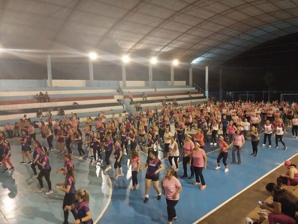 Zumba solidaria reúne a cientos en apoyo al Hospital Día Oncológico