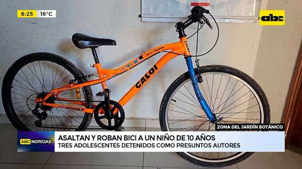 Video: detienen a tres adolescentes por robar una bici a un niño de 10 años - ABC Noticias - ABC Color