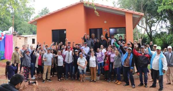La Nación / Entregan viviendas en Ypané y suma 2.107 las inauguradas