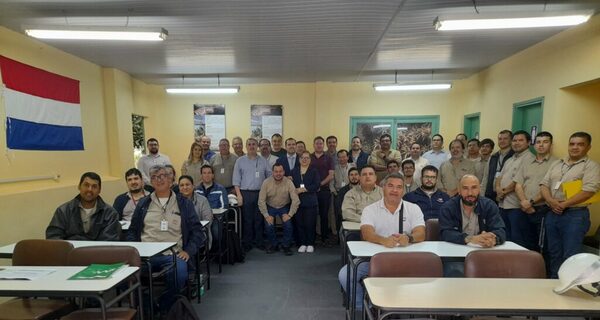 ANDE capacita a funcionarios para atender emergencias en verano - ADN Digital