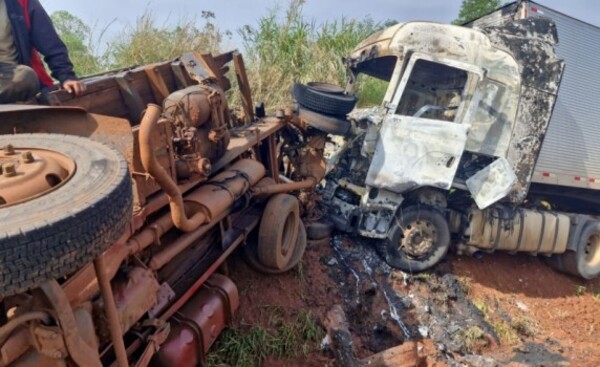 Neblina y falta de luces traseras habrían provocado accidente