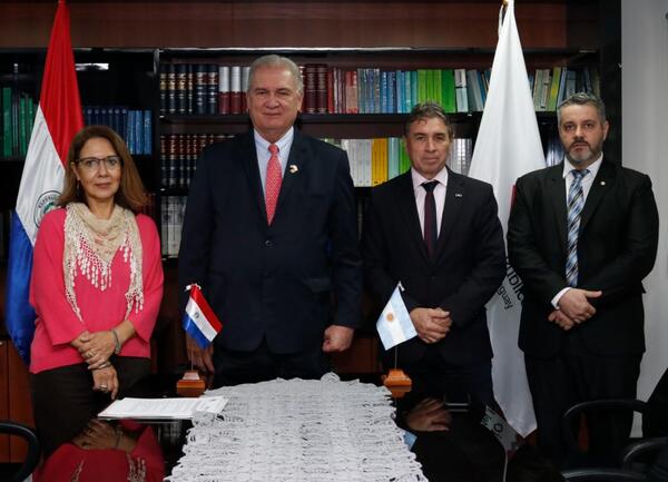 Fiscalías de Paraguay y Argentina firman acuerdo para combatir el crimen organizado transnacional - PDS RADIO Y TV