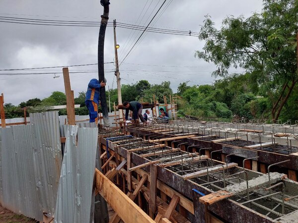 Construcción de puentes: Empresa no lleva en cuenta salida de vecinos mientras dure la obra » San Lorenzo PY