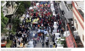 Organizaciones marchan contra la reforma laboral