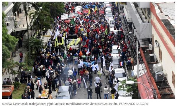Organizaciones marchan contra la reforma laboral