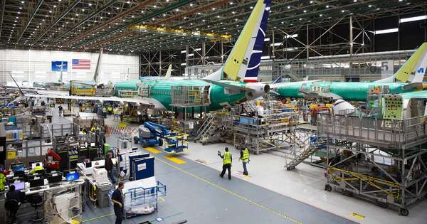 La Nación / Boeing eliminará 17.000 empleos por aprietos financieros