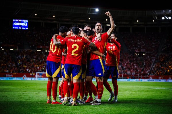 Versus / España vence a Dinamarca y se coloca líder en la Liga de Naciones