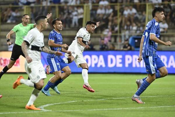 Olimpia 1-Sol de América 1: Tiburón debilita al Titán - Fútbol - ABC Color