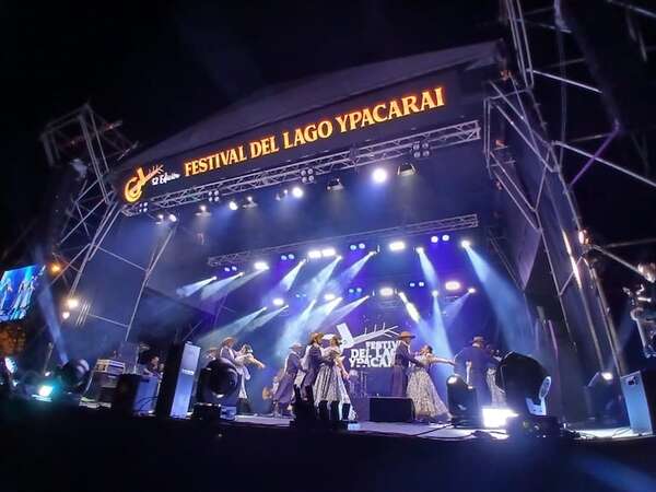 Emocionante noche central en la edición 52° del Festival del Lago Ypacaraí - Nacionales - ABC Color