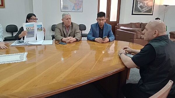 Viceministro del Interior promete acciones a víctimas de invasiones