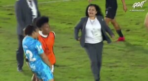 Versus / Bochornoso final entre las chicas de Olimpia y Corinthians