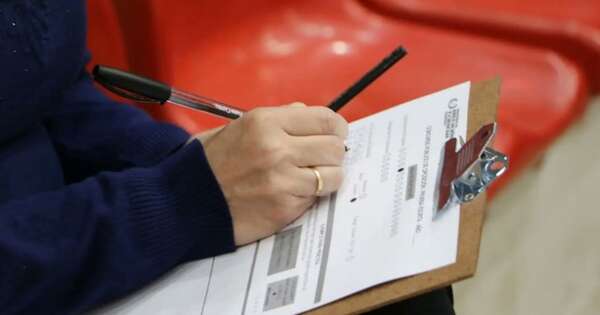La Nación / Más de 5.500 docentes aprobaron exámenes de los 15.000 postulantes