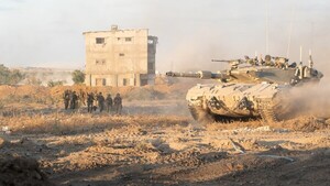 Mueren un matrimonio y sus seis hijos en un bombardeo israelí contra el centro de Gaza