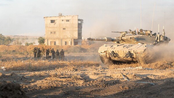 Mueren un matrimonio y sus seis hijos en un bombardeo israelí contra el centro de Gaza