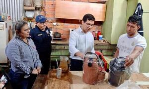 Internos de penitenciaría de Ciudad del Este fabricarán mesas y pupitres para escuelas del departamento - .::Agencia IP::.