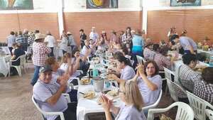 Encuentro de adultos mayores en Pilar celebra la confraternidad y el talento - Nacionales - ABC Color