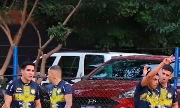 Trinidense corta sequía de triunfos con gran remontada frente a un herido Libertad
