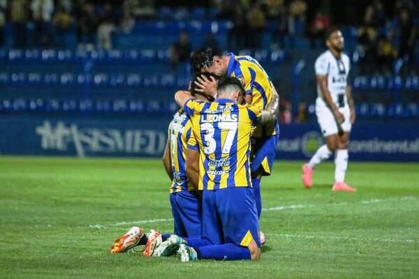 Luqueño golea a Tacuary y logra su segundo triunfo •