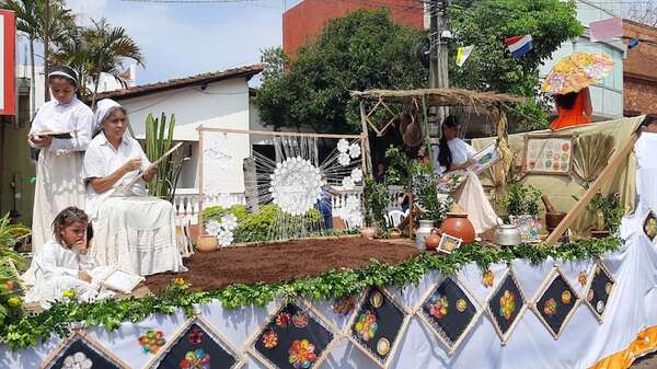 Itaugüeños exaltan su joya artesanal en el Día Nacional del Ñandutí - Nacionales - ABC Color