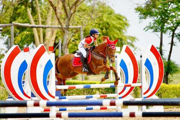 Hipismo: Clara Vera compite en Ecuador - Polideportivo - ABC Color