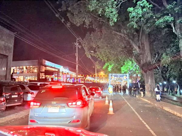 Bar Distrito cierra avenida y genera protesta de los vecinos - La Clave