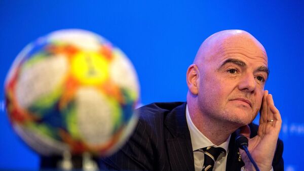 FIFA invita a diálogar sobre el sistema de traspasos
