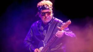 [VIDEO] ¡Andrés Calamaro envió un saludo a sus fans paraguayos y lanzó una promesa!