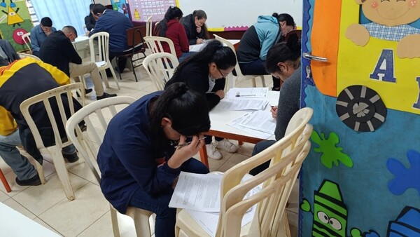 Aplazo masivo de docentes: Pedirán revisión del método de evaluación