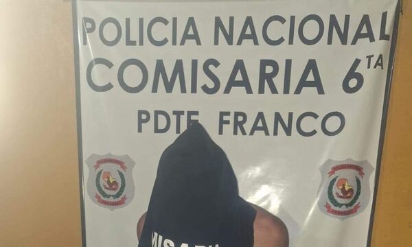 Detienen a un adicto por amenazar a su mamá de 71 años con un cuchillo