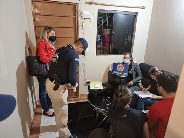 Desbaratan red de ciber estafadores • PARAGUAY TV